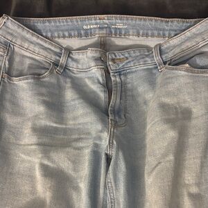 Old Navy Women's Straight Leg Jeans in Light Blue